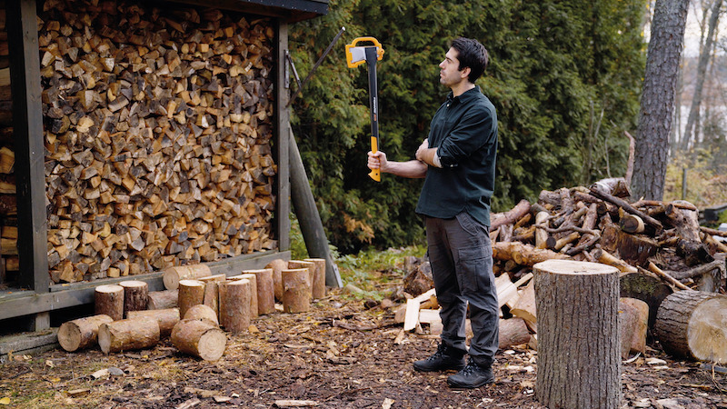 Fiskars bijlen zelf hout hakken #hout #houthakken #bijl #fiskars