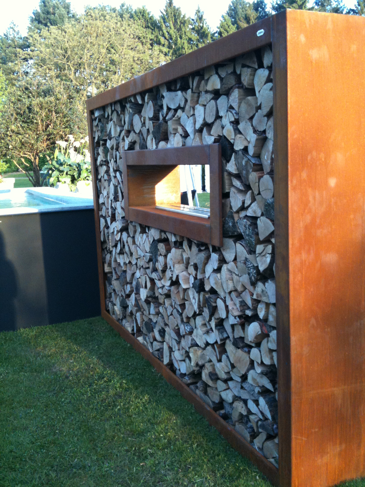 Zeno Garden Divider