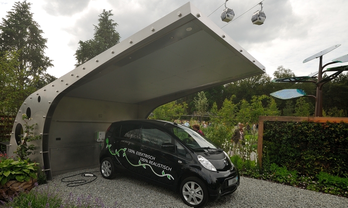 Solar carport voor elektrische auto met overdekte buitenkeuken ABK