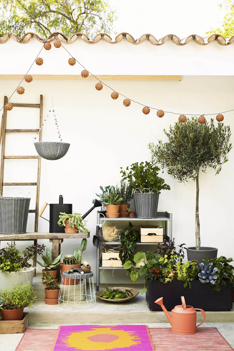 Nieuwe collectie 2017 voor de tuin en balkon van IKEA - plantenstandaard plantenpotten